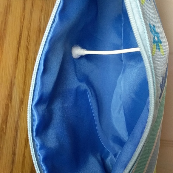 Two Hallmark cosmetic bags - Picture 6 of 6